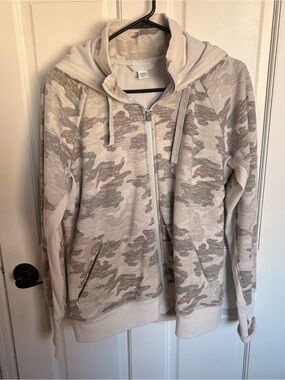 Athleta Triumph Printed Camo Hoodie Sweatshirt Jacket Activewear